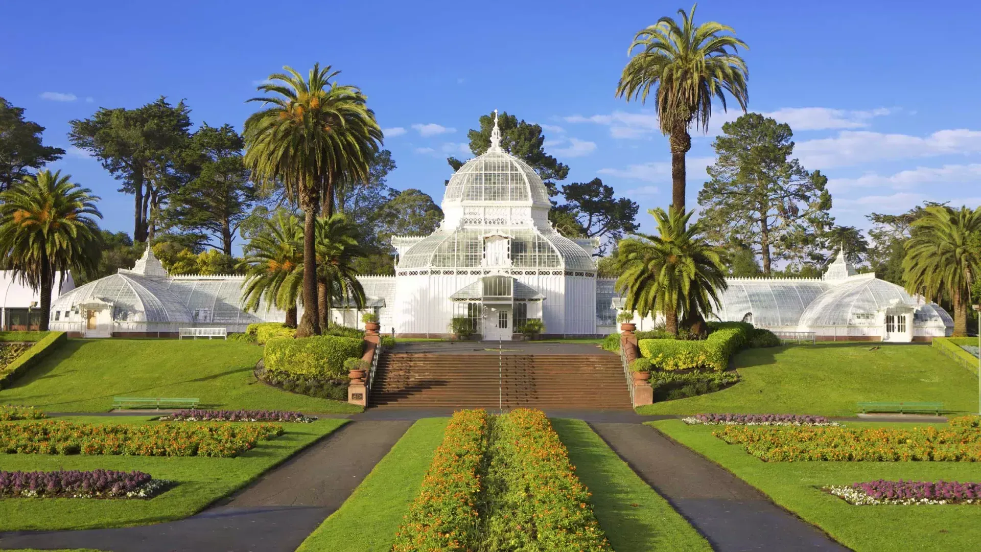 Vue extérieure du Conservatoire des Fleurs de San Francisco.